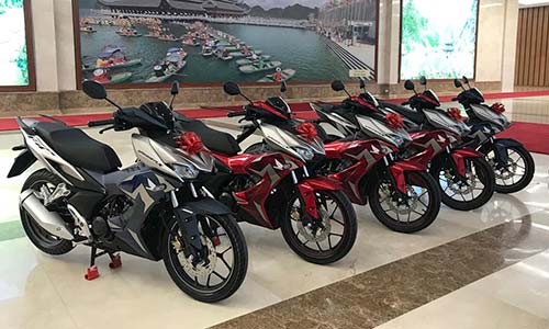 Dan xe may Honda tang tuyen bong da nam, nu Sea games 30