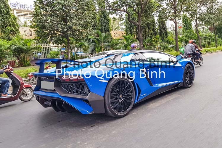 Xe Lamborghini Aventador SV Roadster gan 40 ty tai Viet Nam-Hinh-7