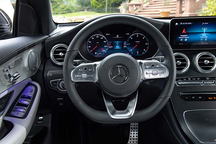 Can canh Mercedes-Benz GLC 300 moi, hon 2,5 ty tai Viet Nam-Hinh-6