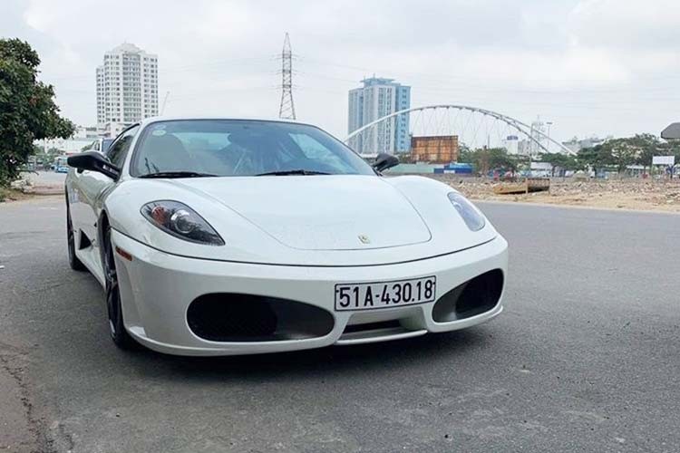 Dai gia Hai Phong tau Ferrari F430 cua ong Dang Le Nguyen Vu