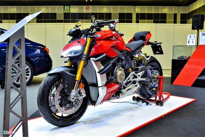 Ducati Streetfighter V4 