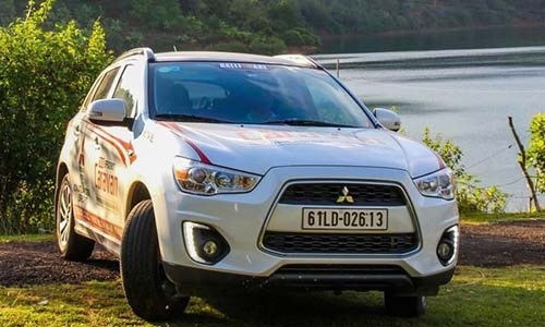 Hon 900 xe Mitsubishi Outlander Sport dinh loi tai Viet Nam