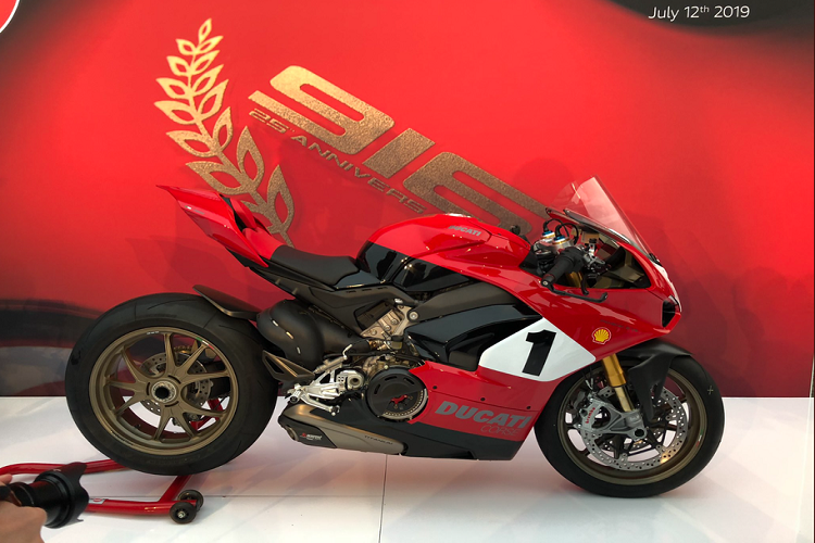 Sieu moto Ducati Panigale V4 25th hon 2 ty dong tai Malaysia-Hinh-2