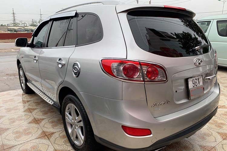 Hyundai Santa Fe SLX dung hon 10 nam ban hon 600 trieu dong-Hinh-8