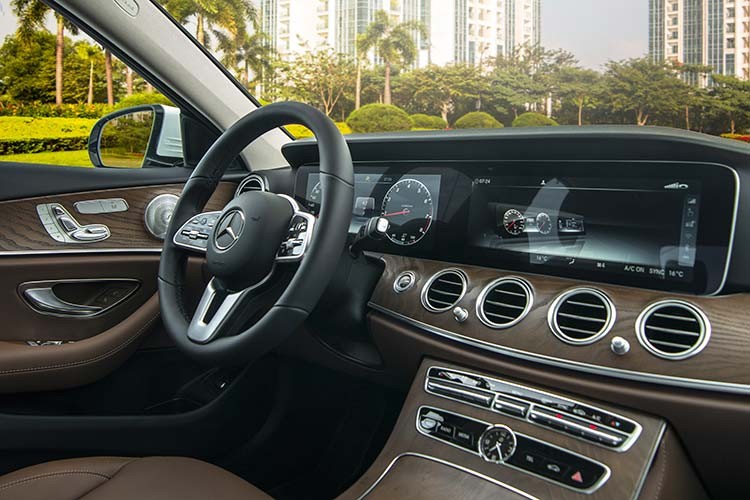 Can canh Mercedes-Benz E200 Exclusive hon 2,2 ty tai Viet Nam-Hinh-6