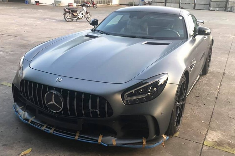 Can canh sieu xe Mercedes-AMG GT R hon 21 ty o Sai Gon