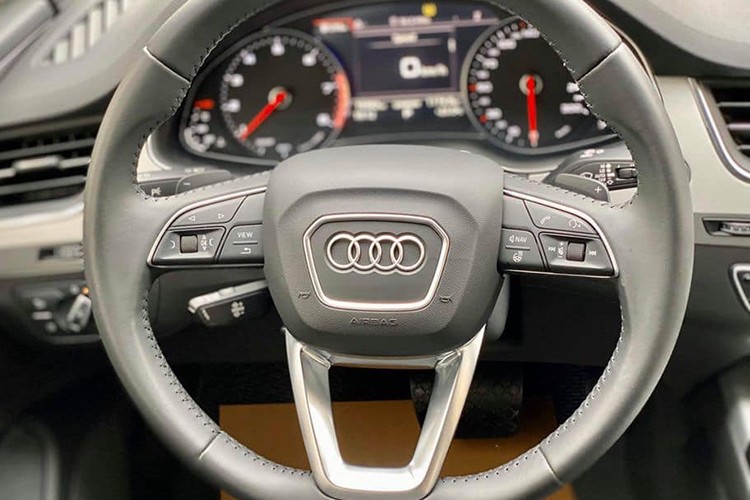 Can canh Audi Q7 doi 2019 