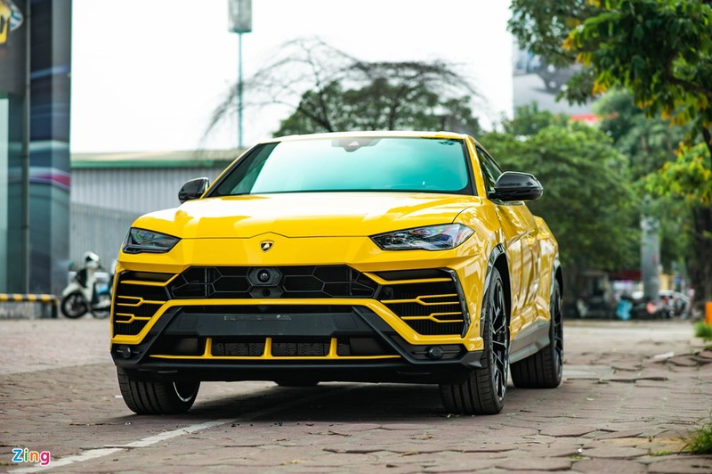 Lamborghini Urus phien ban 4 cho ngoi dau tien tai VN