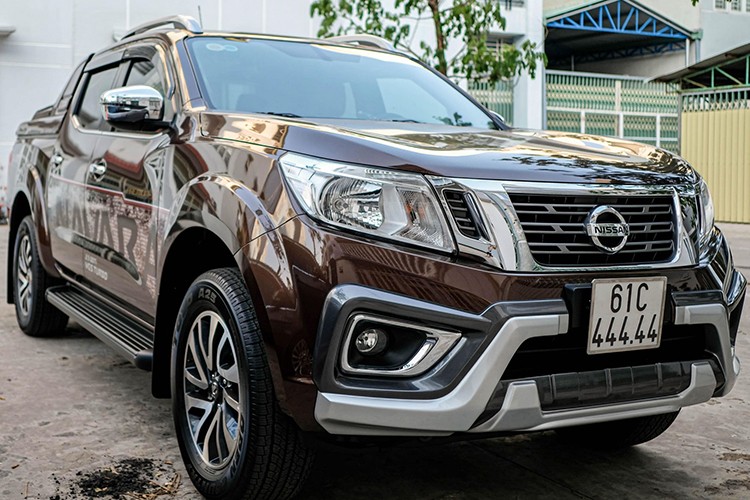 Nissan Navara bien ngu quy 4 