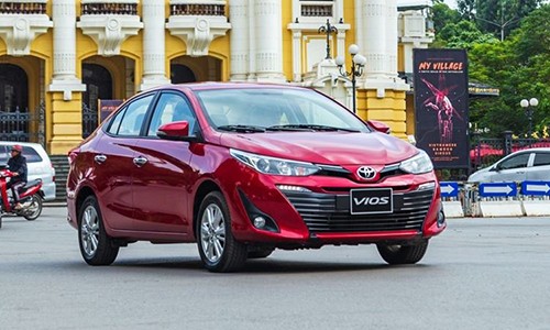 Toyota Vios giam 25 trieu tai Viet Nam, 