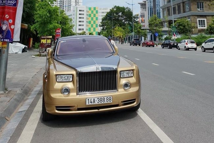 Rolls-Royce Phantom ma vang cua dai gia Quang Ninh chay rui-Hinh-3