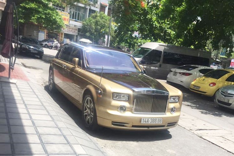 Rolls-Royce Phantom ma vang cua dai gia Quang Ninh chay rui-Hinh-9