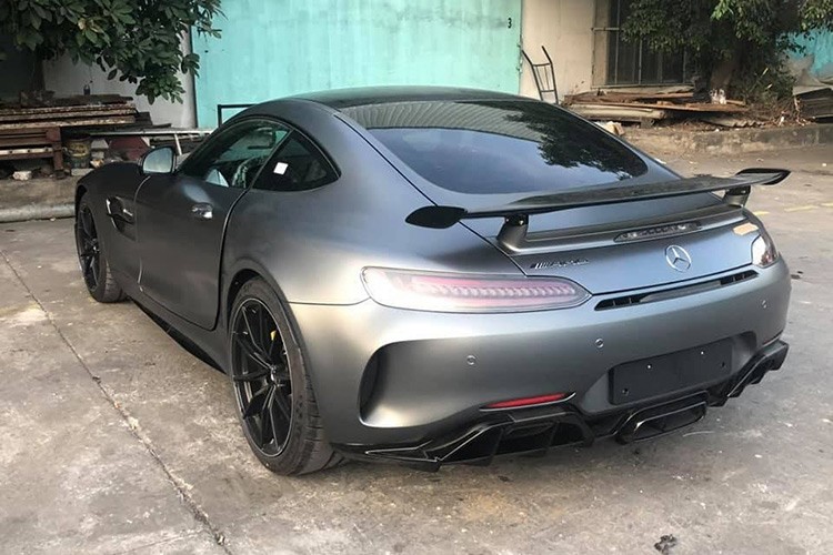 Cuong Do la chi 11,6 ty dong tau Mercedes-AMG GT-R moi-Hinh-7