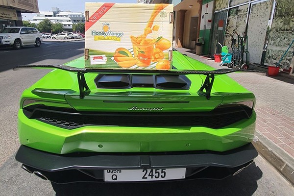 Lai sieu xe Lamborghini Huracan mui tran di ship xoai tai Dubai-Hinh-3