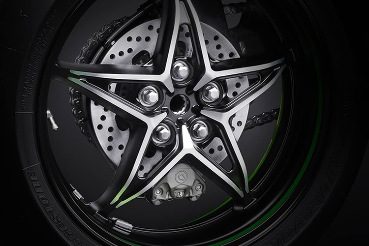 Kawasaki Ninja H2 Carbon 2020 hon 1 ty dong ve Viet Nam?-Hinh-6