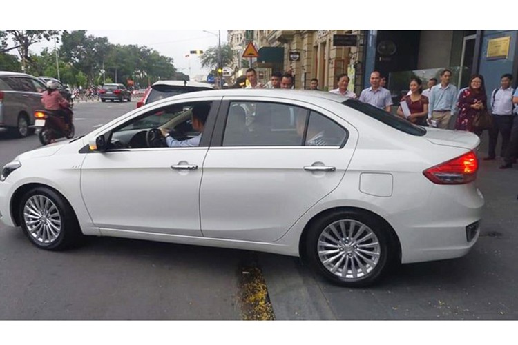 Suzuki Ciaz 2020 tu 529 trieu tai Viet Nam, 