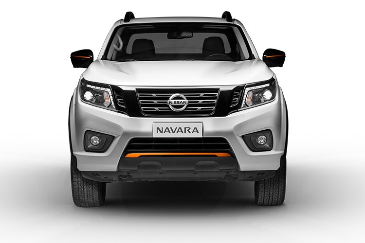 Nissan Navara Black Edition A-IVI hon 840 trieu dong tai Viet Nam-Hinh-3