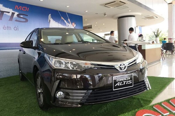 Toyota Corolla Altis giam toi hon 230 trieu tai Viet Nam