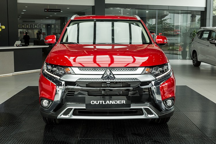 Mitsubishi Outlander 2020 dat nhat, giam 42 trieu tai Viet Nam