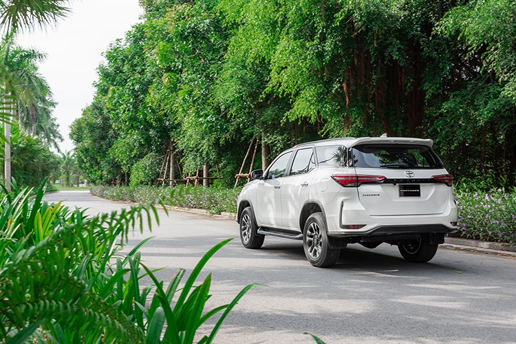 Toyota Fortuner 2021 tu 995 trieu tai Viet Nam, dau Kia Sorento-Hinh-2