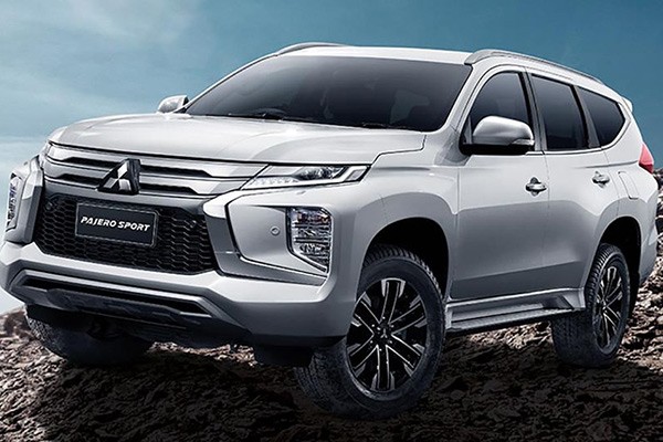 Mitsubishi Pajero 2020 sap ve Viet Nam, Toyota Fortuner de chung-Hinh-2