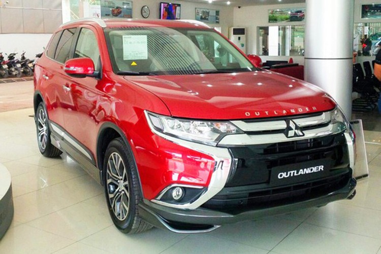 Mitsubishi Outlander giam gan 150 trieu tai Viet Nam, xa hang ton