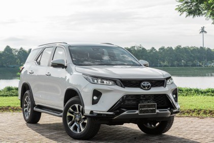 Toyota dan dau phan khuc SUV bang loat xe ngap tran cong nghe-Hinh-2