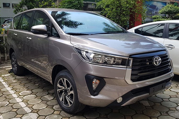 Can canh Toyota Innova 2021 tai Viet Nam, 