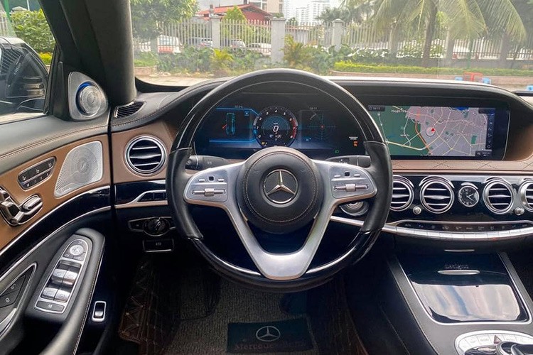 Chu xe Mercedes-Maybach S450 