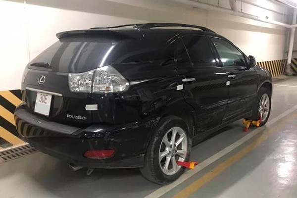 Lexus RX va VinFast Fadil duoi nhau gay nao loan thu do Ha Noi-Hinh-3