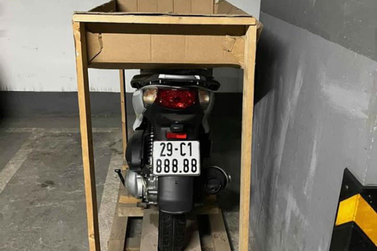 Honda SH bien 29C1-888.88 Ha Noi, sang tay 