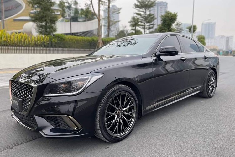 Genesis G80 Sport 2018 doc nhat Viet Nam chao ban 1,5 ty dong