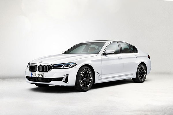 BMW 5-Series 2021 gan 2 ty sap ve Viet Nam, dau Mercedes E-Class?