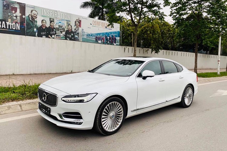 Xe sang Volvo S90 Inscription chay 4 nam, 