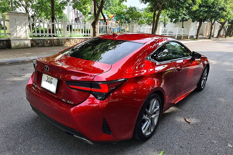 Can canh Lexus RC 300 