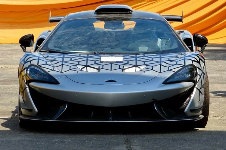 Sieu xe McLaren 620R nhap lau nhan 