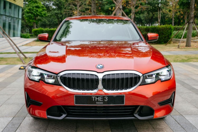 BMW 3-Series dang giam toi 130 trieu dong tai Viet Nam-Hinh-3