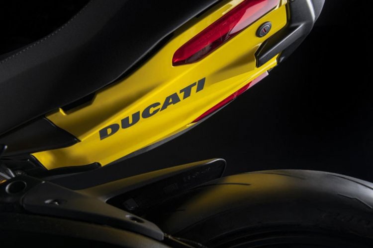 Chi tiet Ducati Diavel 1260 S 2021 