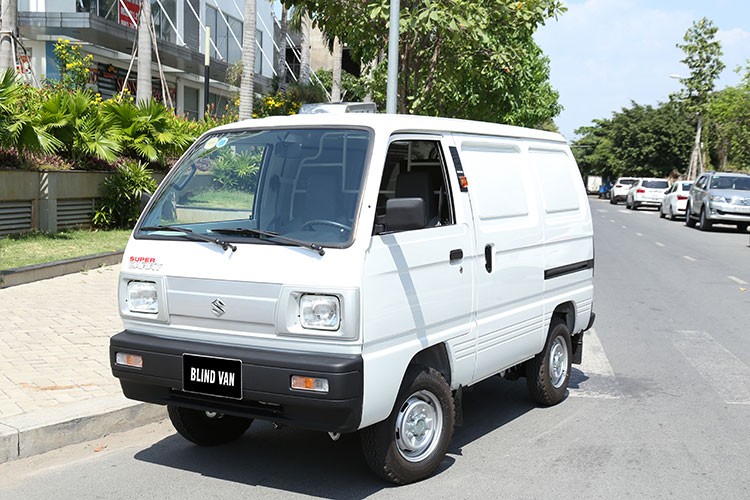 Suzuki Blind Van chiec xe tai van dang tien cho noi do