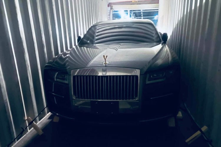 Xe sieu sang Rolls-Royce Ghost the he moi da ve den Ha Noi