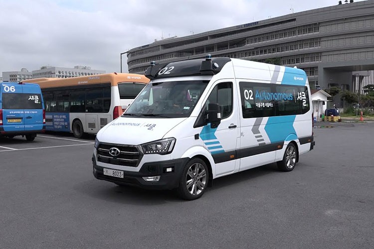 Hyundai RoboShuttle 2022 - chiec xe van tu lai dua don khach-Hinh-2