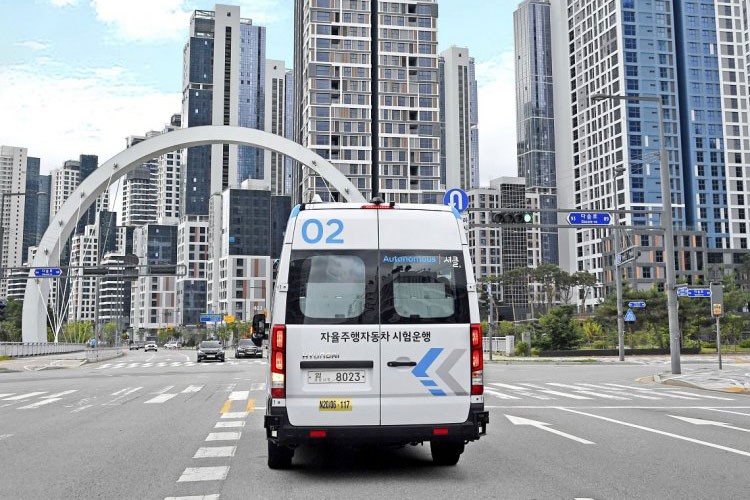 Hyundai RoboShuttle 2022 - chiec xe van tu lai dua don khach-Hinh-5