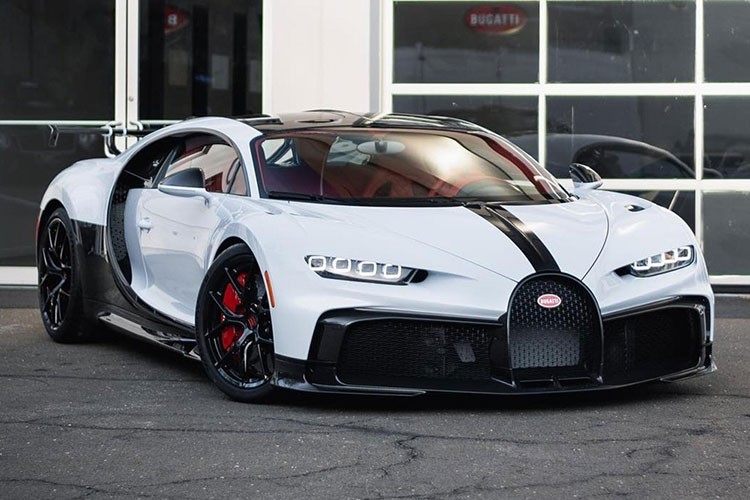 Bugatti Chiron Pur Sport hon 230 ty dong 