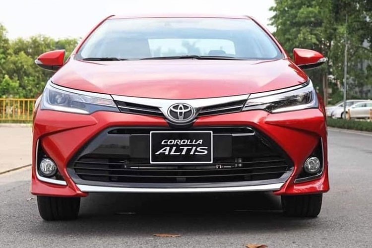 Toyota Corolla Altis tai Viet Nam giam 70 trieu, xa hang 