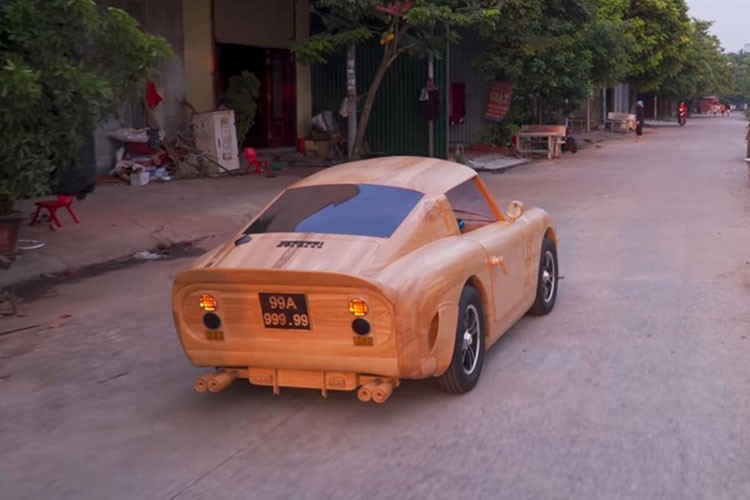 Ferrari GTO 250 bang go tai Bac Ninh doi xe sang Mercedes GLA 