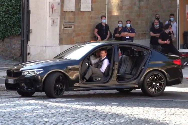 Tom Cruise bi trom BMW X7 khi dang quay 