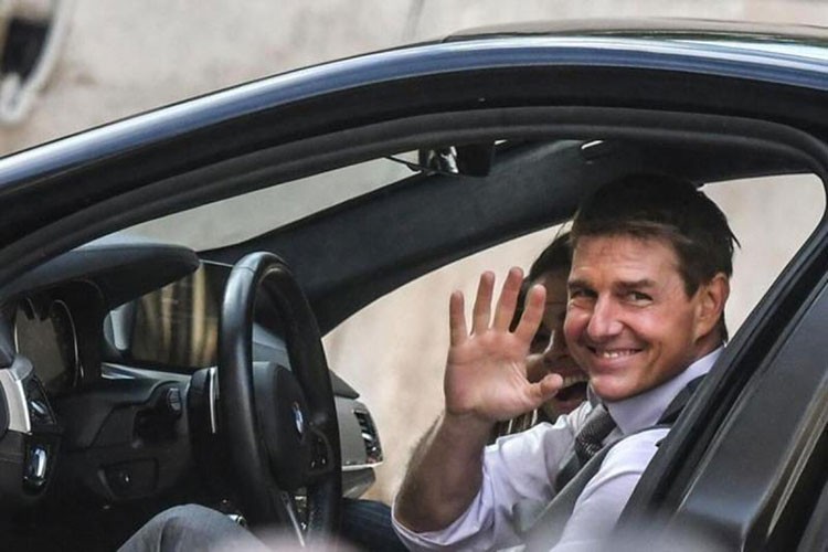 Tom Cruise bi trom BMW X7 khi dang quay 