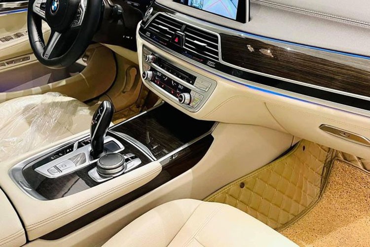 Chay 5 nam, xe sang BMW 730Li o Ha Noi 