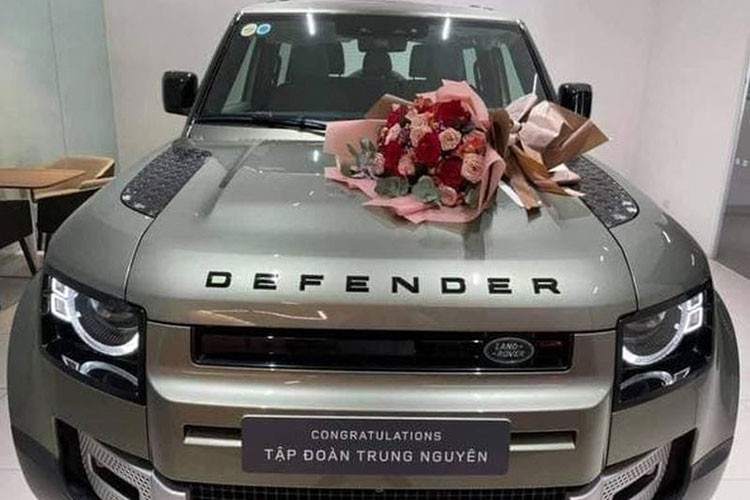 Dai gia Dang Le Nguyen Vu tau Land Rover Defender hon 4 ty dong