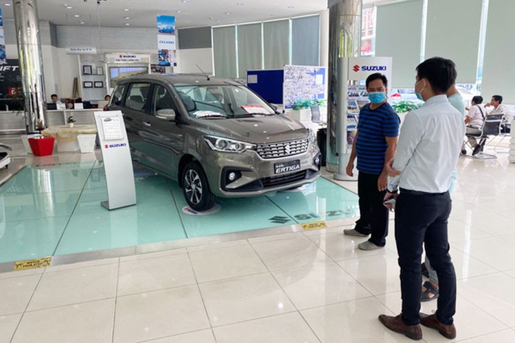 Suzuki Ertiga va Ciaz len dinh top xe oto 